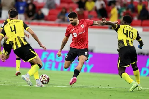 لم ينتظر كثيرًا.. ميتروفيتش يحرج الهلال بهدف مع الريان